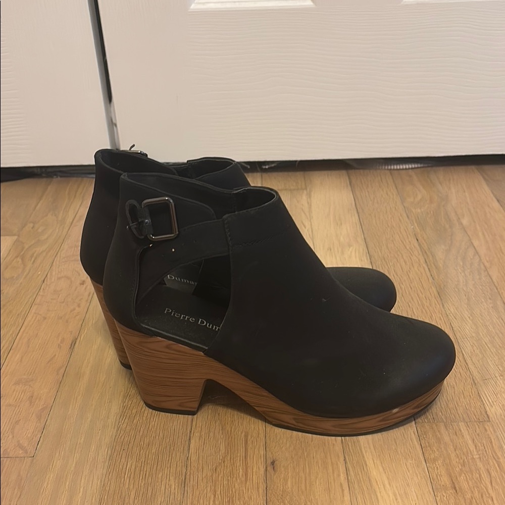 Pierre Dumas Women's Black Ankle Boots